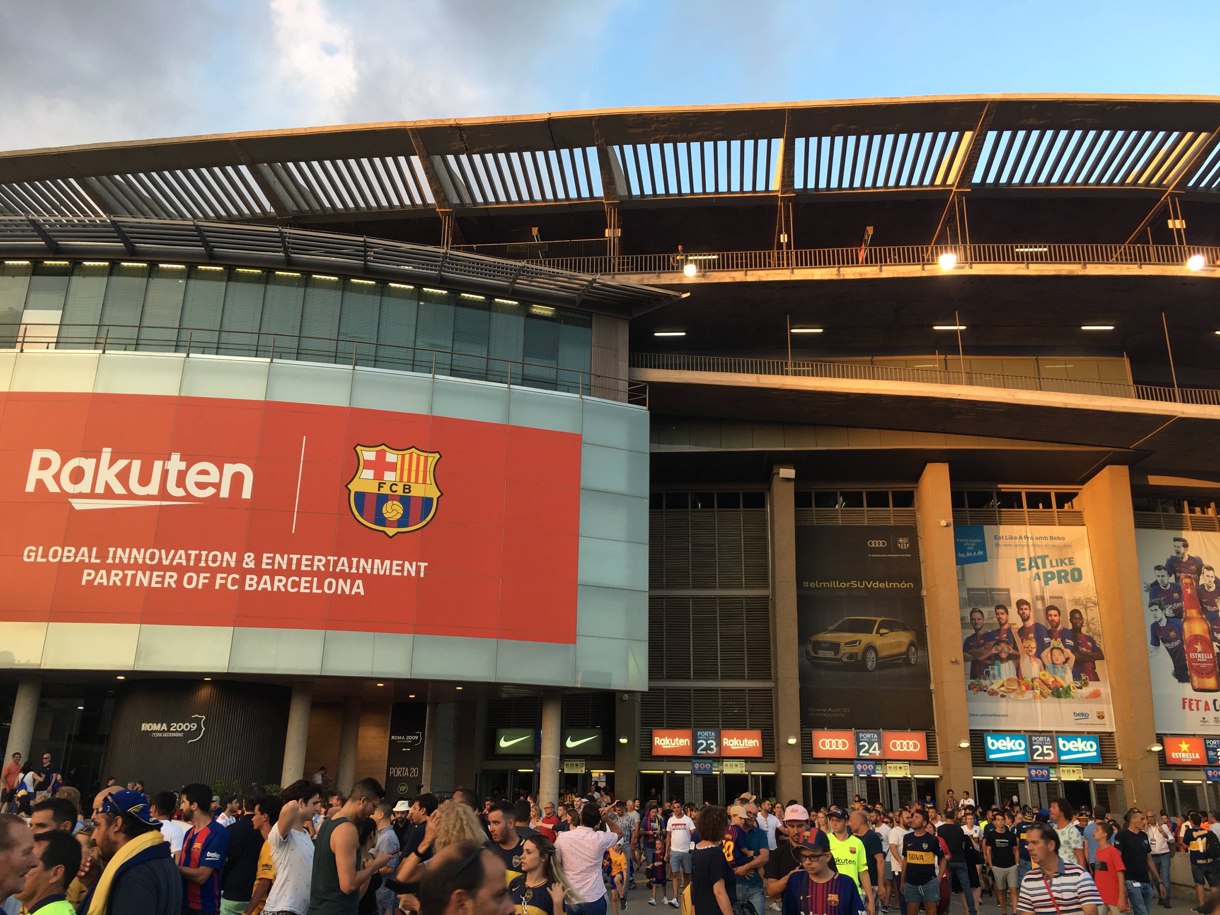何が必要 バルセロナのソシオ入会は可能 エントラ フットボール