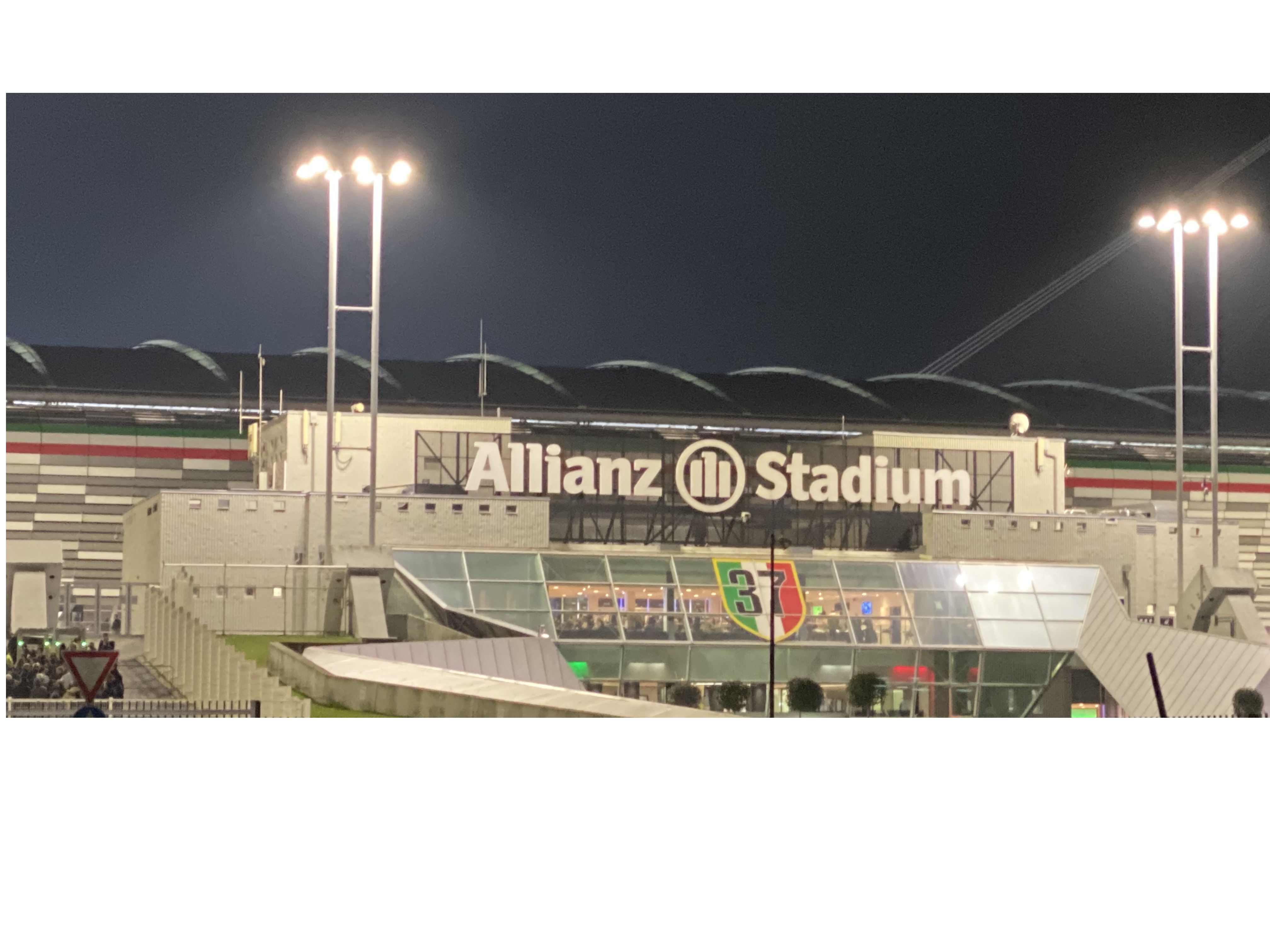 イタリアのサッカーセリエa再開 19 シーズン を見る方法 Dazn スカパー エントラ フットボール